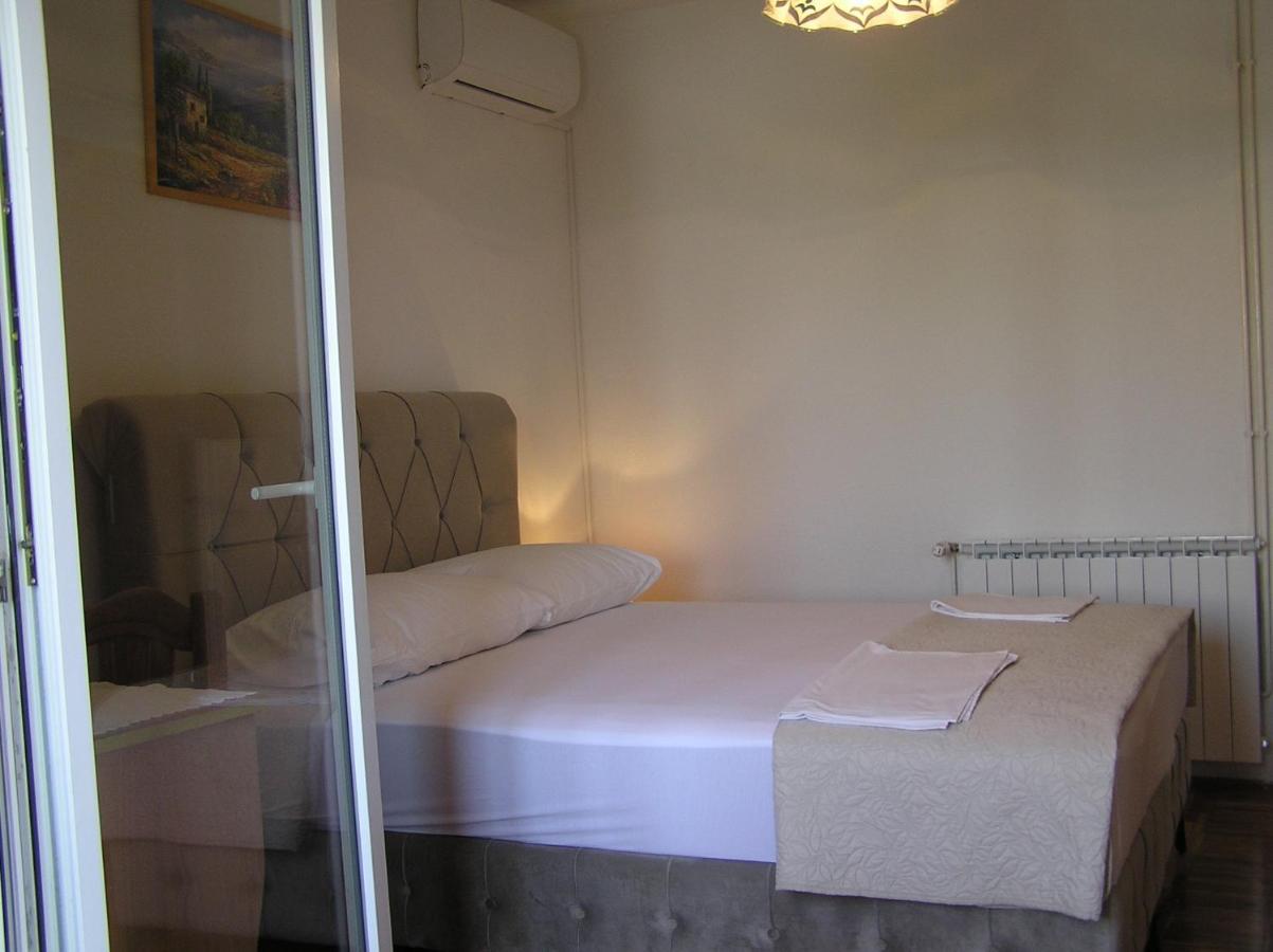 Guest House Adria เซนญ์ ภายนอก รูปภาพ